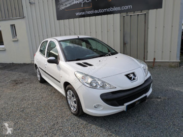 Peugeot 206 + 1.4i 75CH Trendy