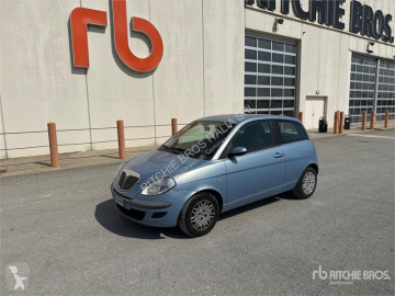 Coche Lancia