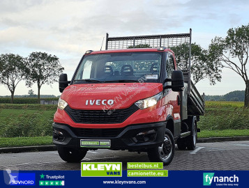 Con volquete Iveco