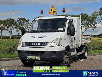 Con volquete Iveco