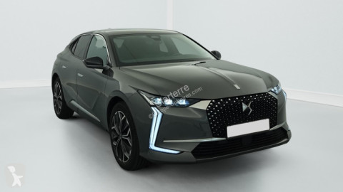 Voiture berline DS