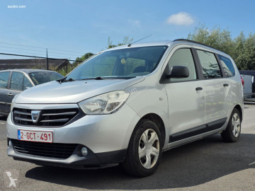 Автомобіль Dacia