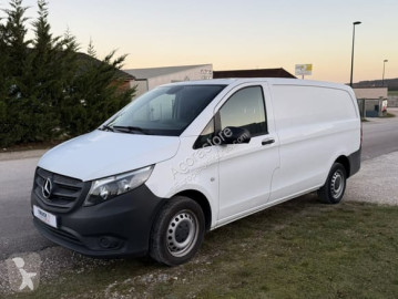 Fourgonnette Mercedes