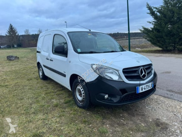 Fourgonnette Mercedes