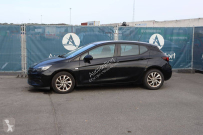 Coche berlina Opel