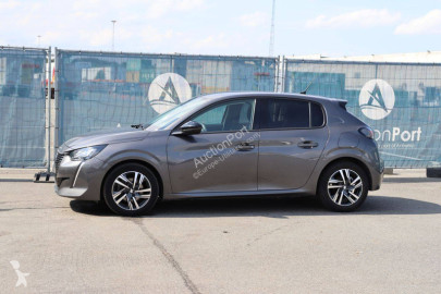 Coche berlina Peugeot