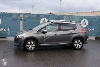 Coche berlina Peugeot
