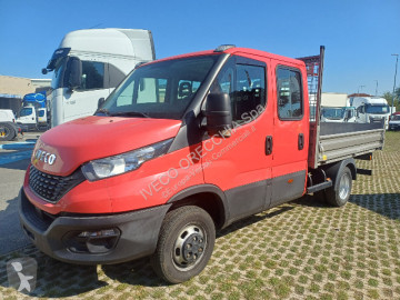 Con volquete Iveco