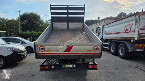 Con volquete trilateral Renault