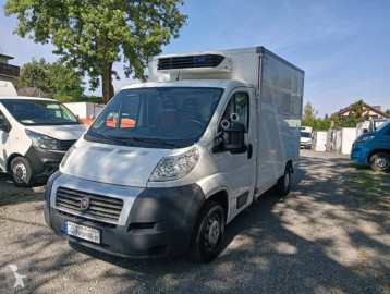 Con volquete trilateral Iveco