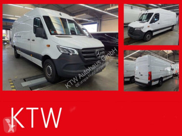 Довгий фургон Mercedes