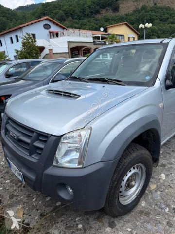 Isuzu