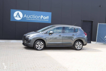 Coche berlina Peugeot