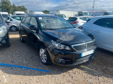 Седан Peugeot