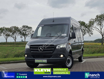 Bestelwagen Mercedes
