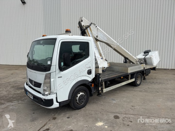 Utilitaire nacelle articulée Renault