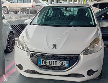 PeugeotE-208