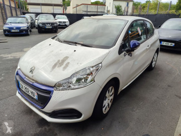PeugeotE-208