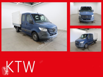 Užitkový vůz s plochou Mercedes