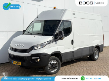 Iveco Daily 35C14 2.3 L2H2 Dubbellucht Airco Cruise control Camera Trekhaak 3,5t Inbouw lucht geveerde stoel