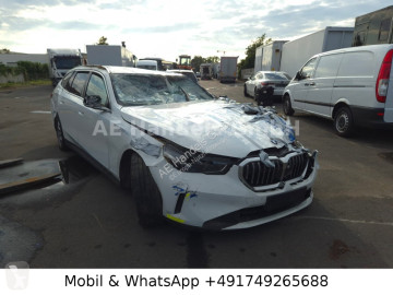 BMW szedán személyautó