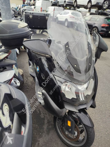 BMW személyautó