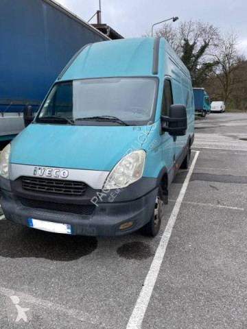 Iveco hosszú furgon