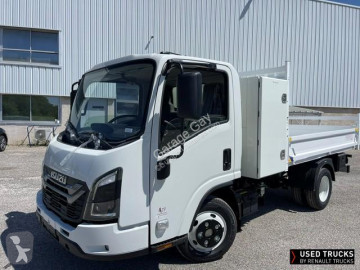 Utilitaire benne Isuzu