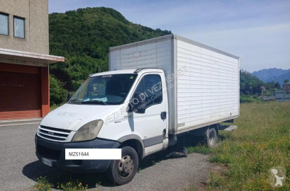 Furgão comercial Iveco