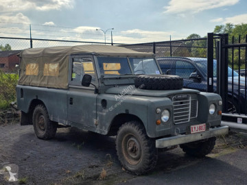 Land Rover series iii
