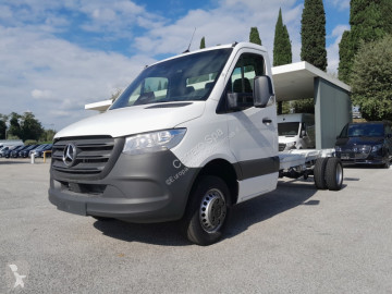 Utilitaire châssis cabine Mercedes neuf