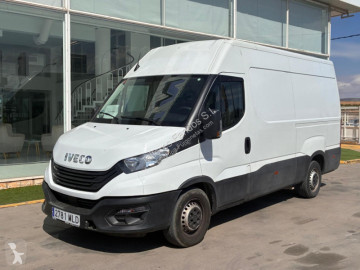 Fourgon utilitaire Iveco
