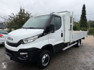 Utilitaire plateau Iveco