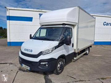 Utilitaire caisse grand volume Iveco