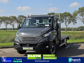 Utilitaire plateau Iveco