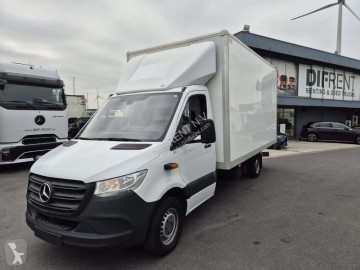 Fourgon utilitaire Mercedes
