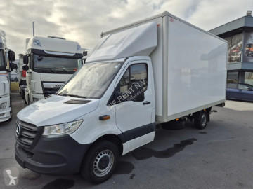 Fourgon utilitaire Mercedes