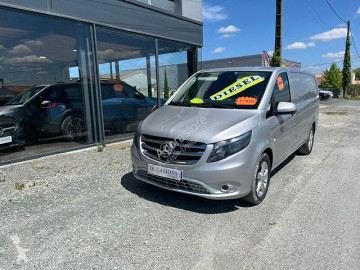 Fourgonnette Mercedes