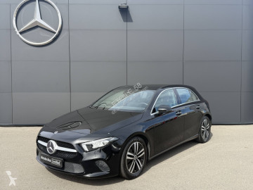 Voiture berline Mercedes