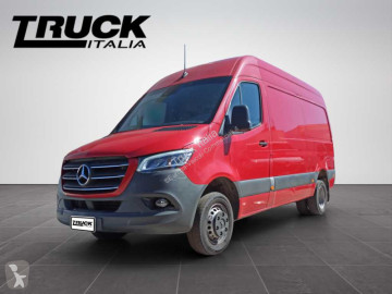 Furgone lungo Mercedes