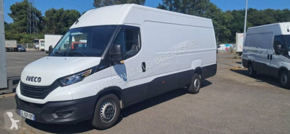 Furgone lungo Iveco