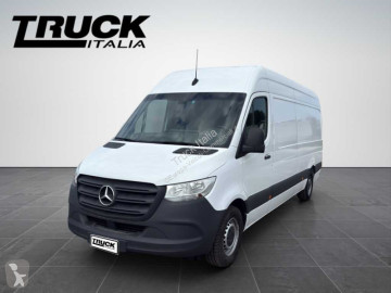 Furgon dostawczy Mercedes