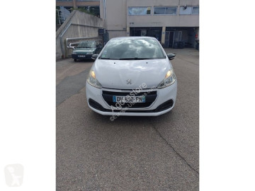 Peugeot208