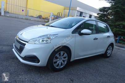 PeugeotE-208