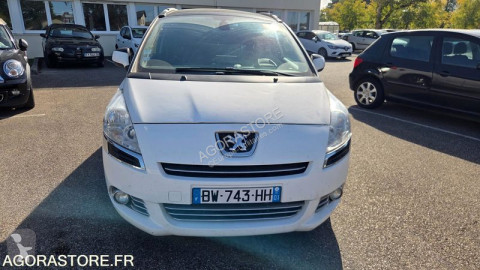 Samochód monospace Peugeot