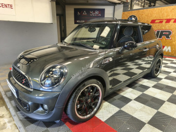 Автомобиль с кузовом «седан» Mini