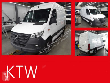 Furgon dostawczy Mercedes