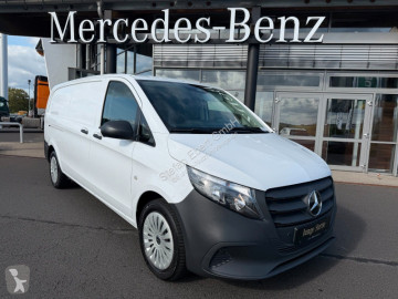 Lång transportbil Mercedes