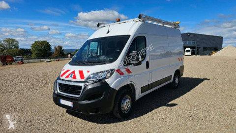 Furgon długi Peugeot
