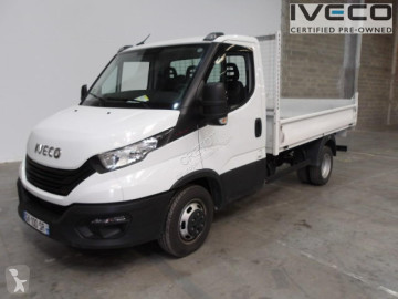 Con volquete Iveco